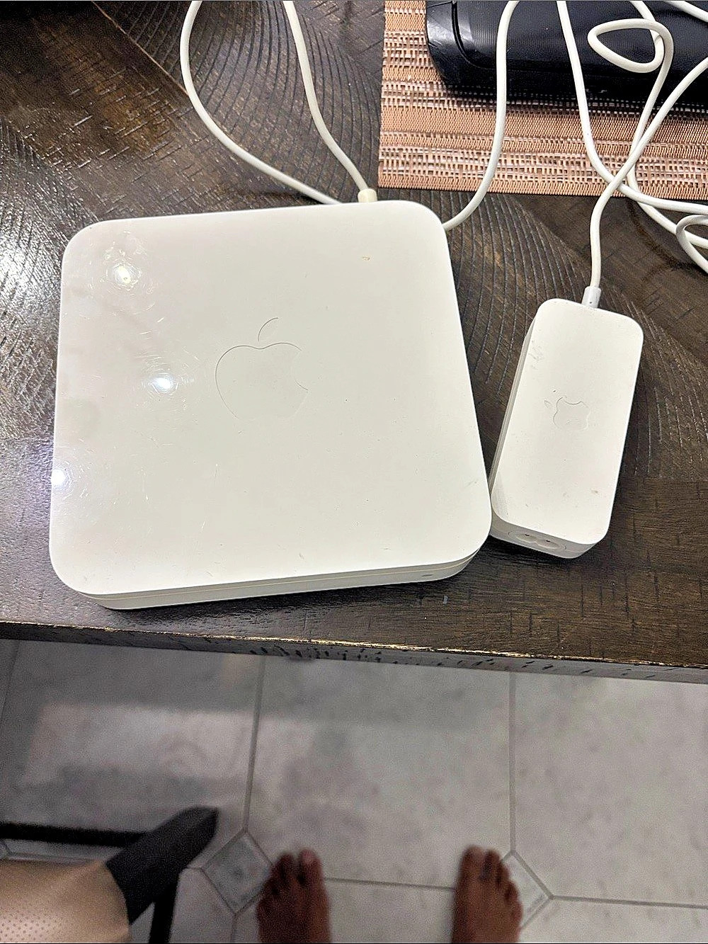 Apple AirPort Extreme Base Station (1st Gen) White